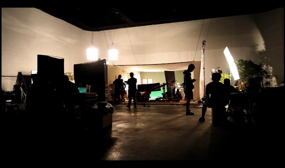 SPEAK YOUR EMPLOYEES WITH INTERNAL COMMUNICATION